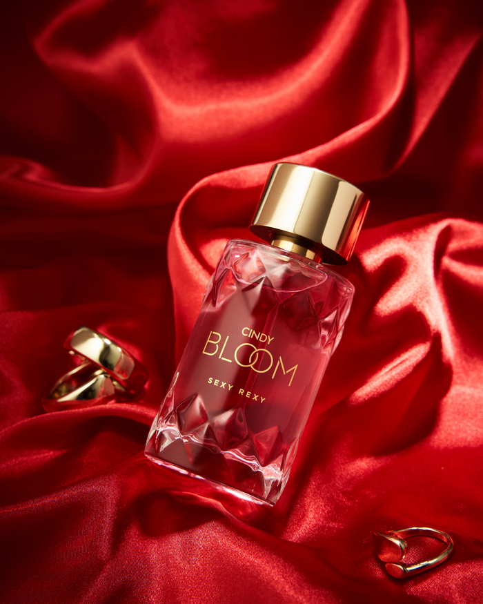 Cindy Bloom Sexy Rexy ​đưa ta chạm tới đỉnh cao của sự khao khát về một hương thơm tuyệt mỹ.