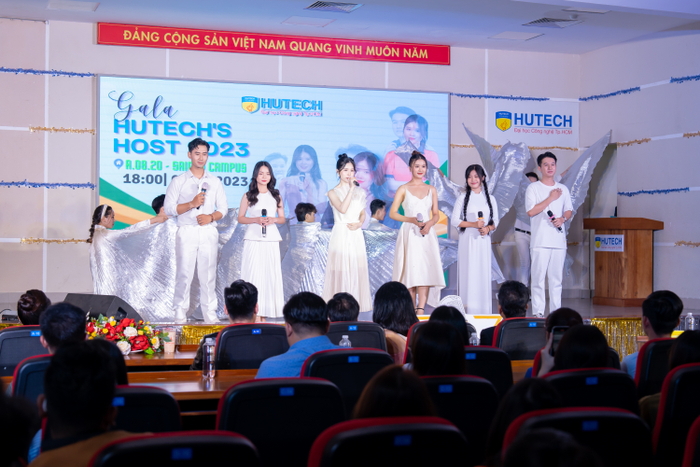 Những sân chơi ngoại khóa được tổ chức liên tục là nơi để sinh viên phát triển các kỹ năng mềm quan trọng