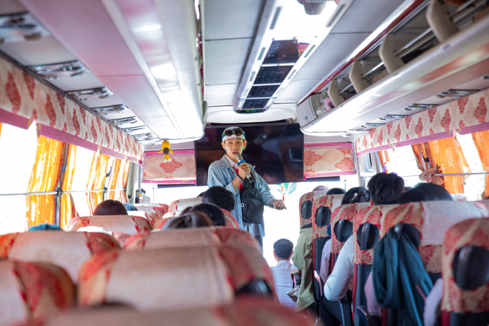 Đi tour liên tục, sinh viên HUTECH thạo nghiệp vụ