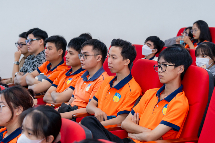 Học cùng “người trong nghề” là cách để sinh viên nắm bắt thực tiễn nghề nghiệp nhanh nhất