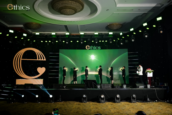 Màn mở khoá thương hiệu của Ban lãnh đạo Ethics