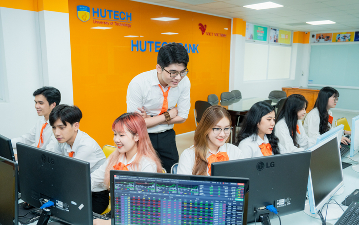 Muôn màu kiểu học để sinh viên Tài chính - Ngân hàng làm chủ 'cuộc chơi' tiền tệ Ảnh 2