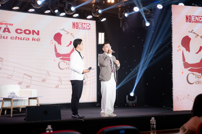 Liveshow âm nhạc có sự góp mặt của ca sĩ Phạm Hồng Phước do sinh viên Truyền thông đa phương tiện thực hiện