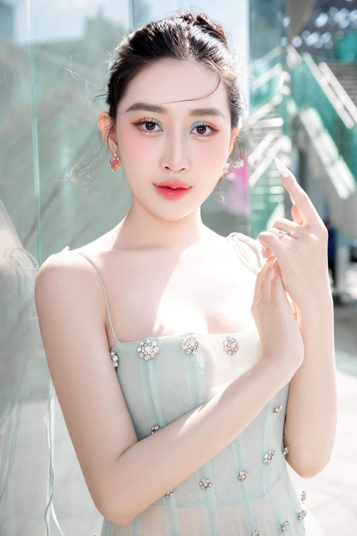Hoa hậu Huỳnh Thuý Anh quan niệm không có giới hạn nào về việc xây dựng và phát triển bản thân