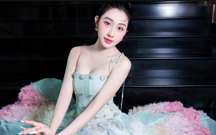 Hoa hậu Huỳnh Thuý Anh hành trình sau 10 năm đăng quang tràn đầy hào quang Ảnh 2