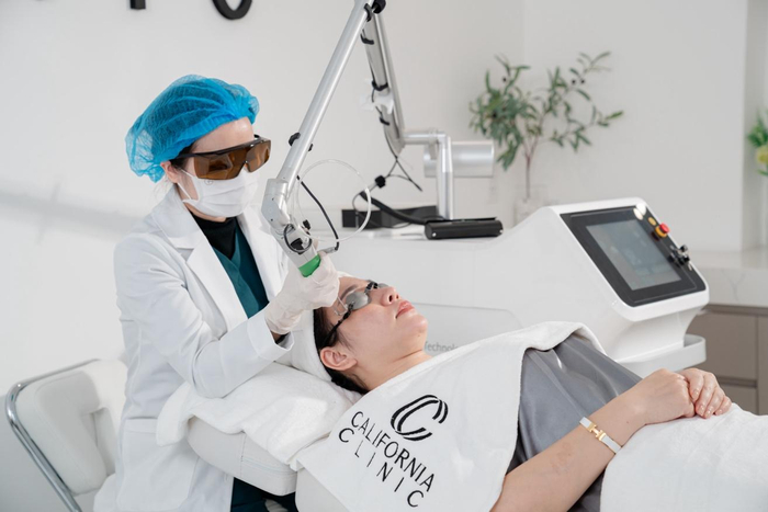 Công nghệ hiện đại của California Clinic giúp ức chế quá trình hình thành Melanin, điều trị nám từ sâu bên trong. 