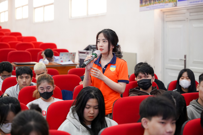 Nhiều bí kíp truyền thông từ những chuyên gia dày dạn kinh nghiệm được thu nạp từ những buổi gặp gỡ