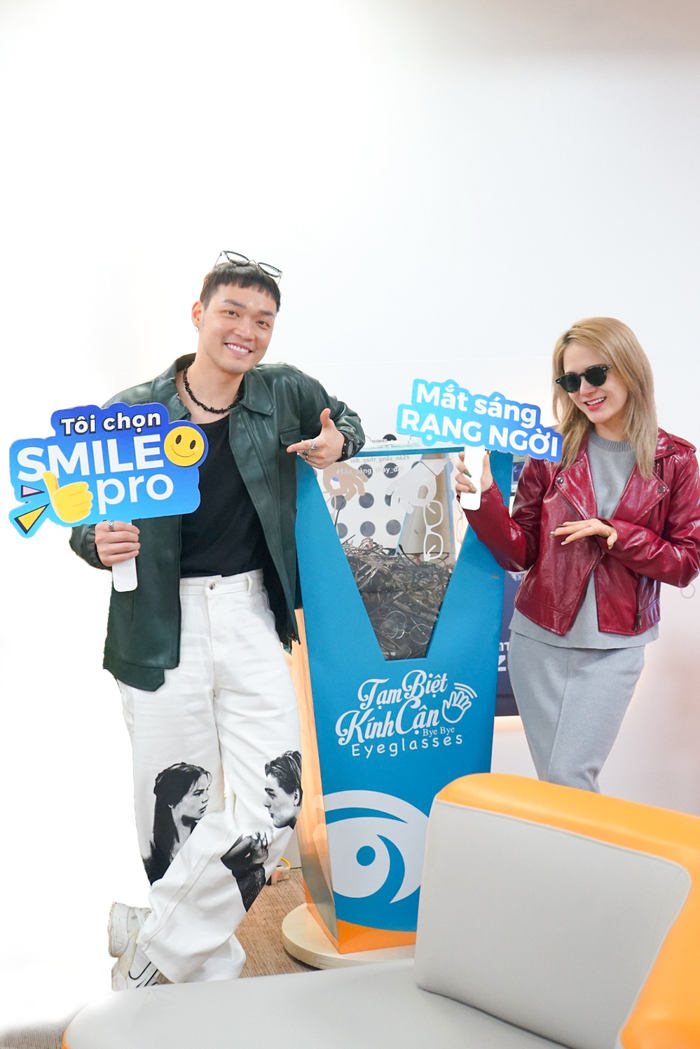 &nbsp;Trần Tụ Long (Thủng Long Family) đã chọn Bệnh viện Mắt Quốc tế DND để tháo kính”.