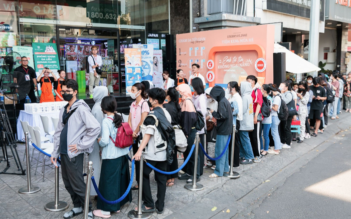 Hot Beauty Blogger Cổ Ngân không ngại nắng Sài Gòn tại sự kiện của Embryolisse Ảnh 2