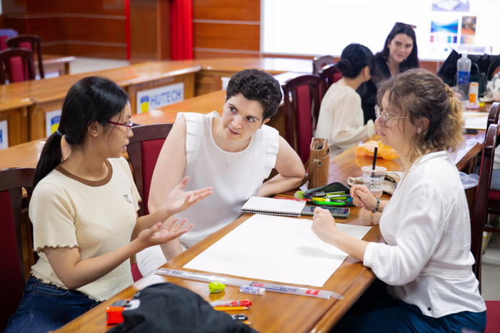 Hoạt động giao lưu quốc tế tạo tiền đề để sinh viên tự tin, thích nghi hiệu quả trong môi trường đa văn hóa