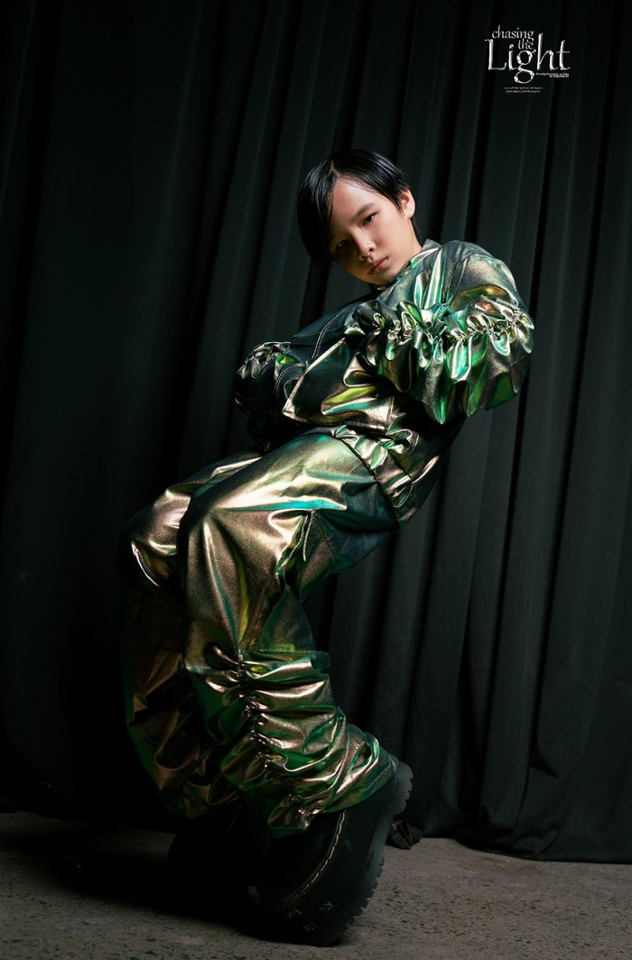 Trịnh Gia Huy trong BST NTK Phan Quốc An tại Chasing The Light