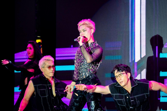 Dàn nghệ sĩ đổ bộ đêm nhạc Sóng 2024 của HUTECH