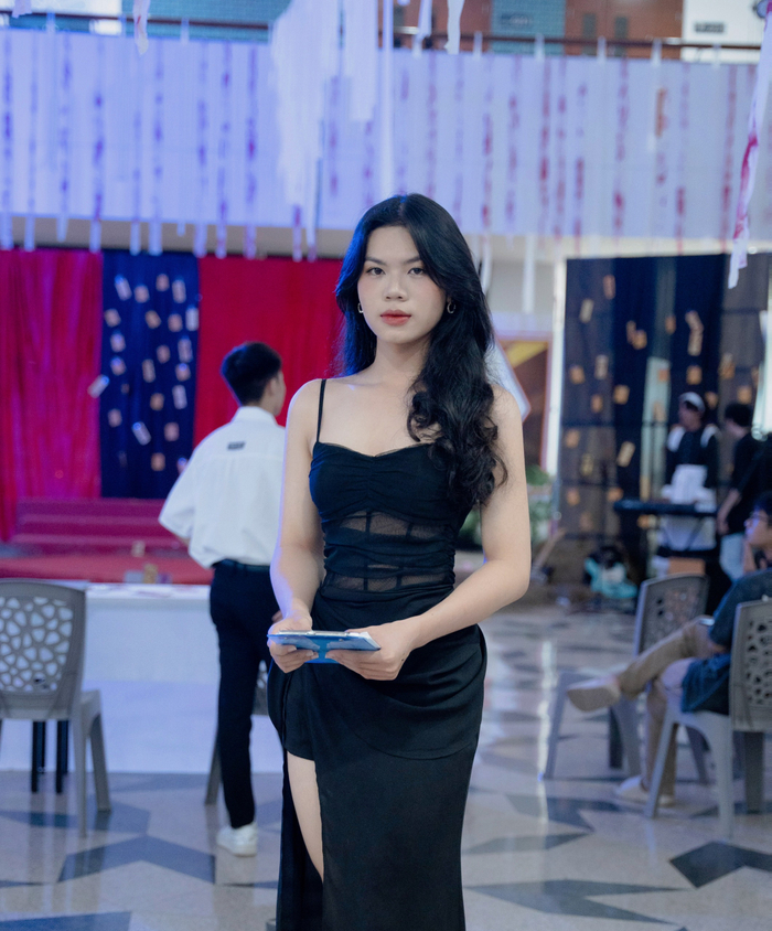 Cô nàng xinh đẹp tham gia nhiều sự kiện của Trường, làm video trên TikTok cá nhân thu hút hàng chục nghìn người theo dõi