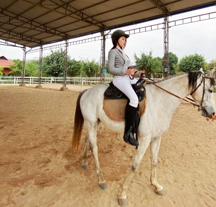 Diễm Quỳnh với bộ môn cưỡi ngựa thể thao
