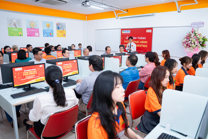 Không gian thực hành dành riêng cho sinh viên Digital Marketing tại HUTECH