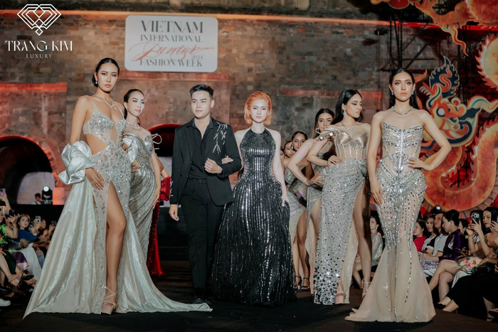 CEO Trang Kim Luxury cùng NTK Khang Trịnh tại Vietnam International Junior Fashion Week 2024