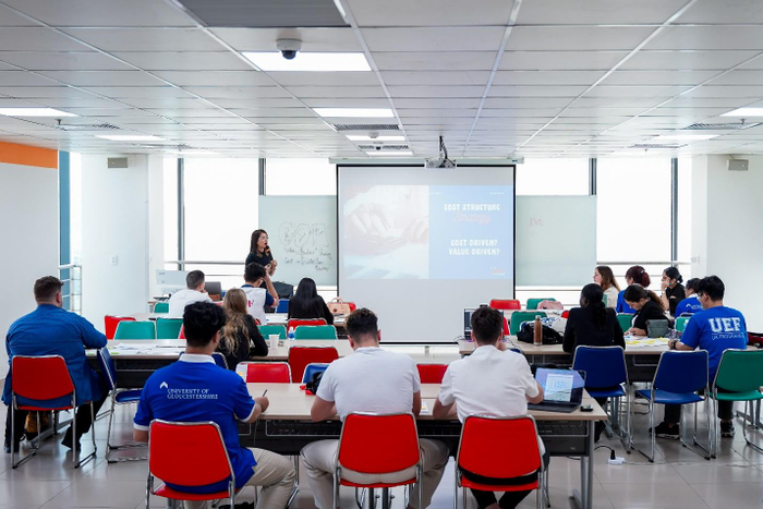 Chương trình Tài năng UEF: Thí sinh được tham gia học kỳ quốc tế trị giá 45 triệu đồng miễn phí Ảnh 1