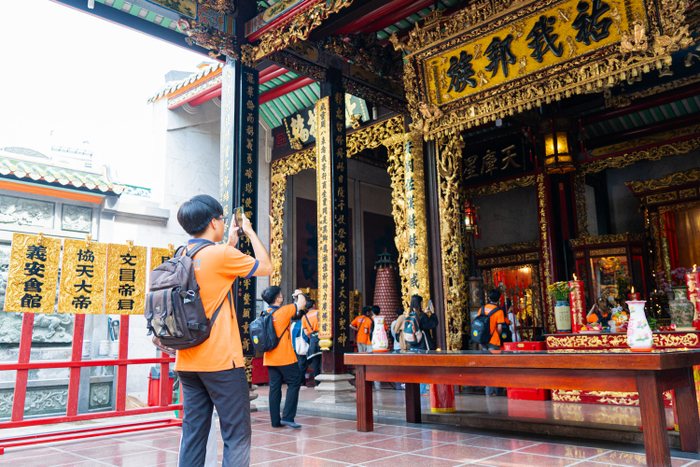 Phơi ấn phẩm đa sắc, sinh viên Thiết kế đồ họa HUTECH khiến dân tình trầm trồ Ảnh 6