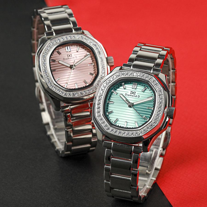 Thiết kế DM1003 mặt xanh ngọc bích và hồng phấn nhẹ nhàng, thanh lịch.