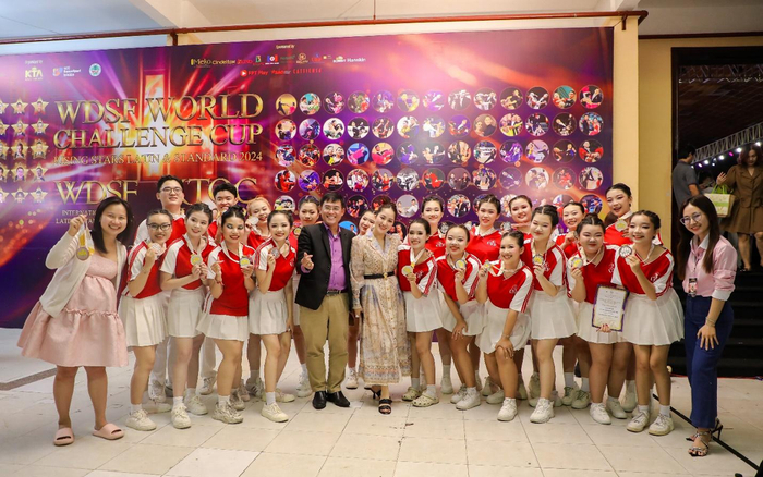 Đội tuyển Dancesport UEF đã đạt huy chương Bạc tại giải đấu quốc tế Ảnh 2