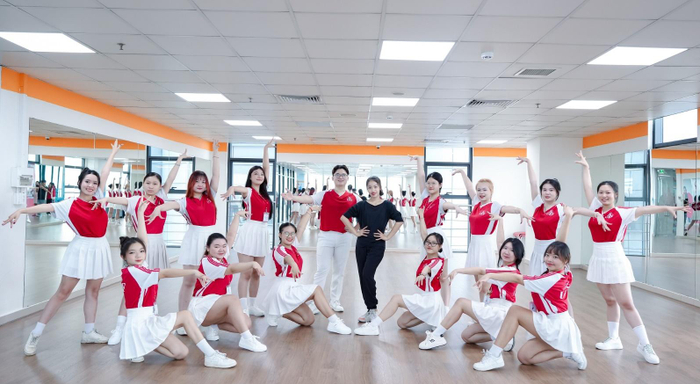 Đội tuyển Dancesport đã có những giờ tập luyện cao độ