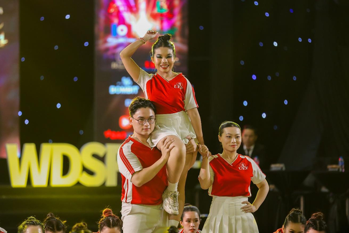 Các vận động viên không ngừng nỗ lực để có được màn đồng diễn ấn tượng