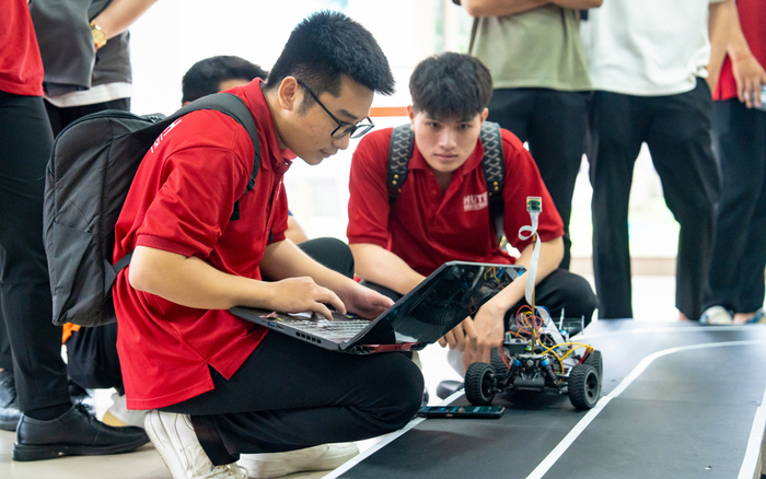 Định nghĩa môi trường đại học theo kiểu HUTECH: Đa sắc màu chuẩn gu Gen Z Ảnh 2