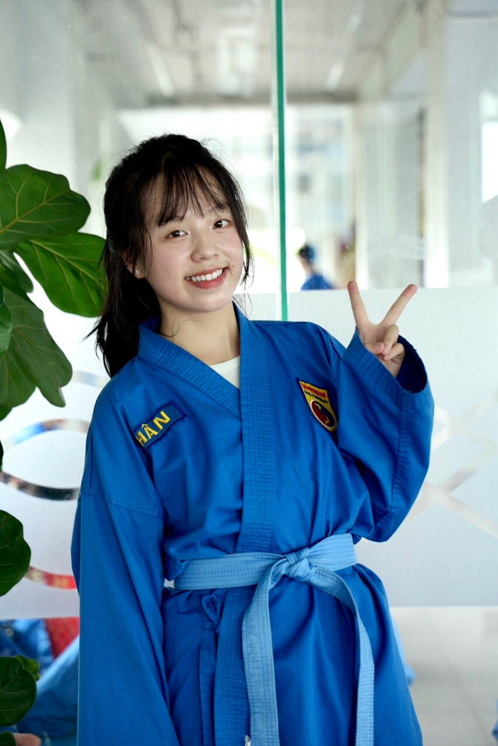 Nữ sinh Đà Lạt và những khoảnh khắc 'đốn tim' tại Trường ĐH FPT Ảnh 2