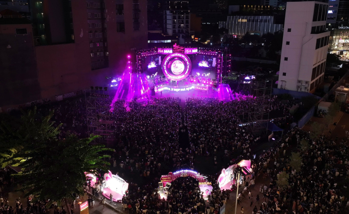 Hàng chục ngàn khán giả đổ về phố đi bộ Nguyễn Huệ tham dự đại nhạc hội kỷ niệm Mailisa 26 năm thành lập