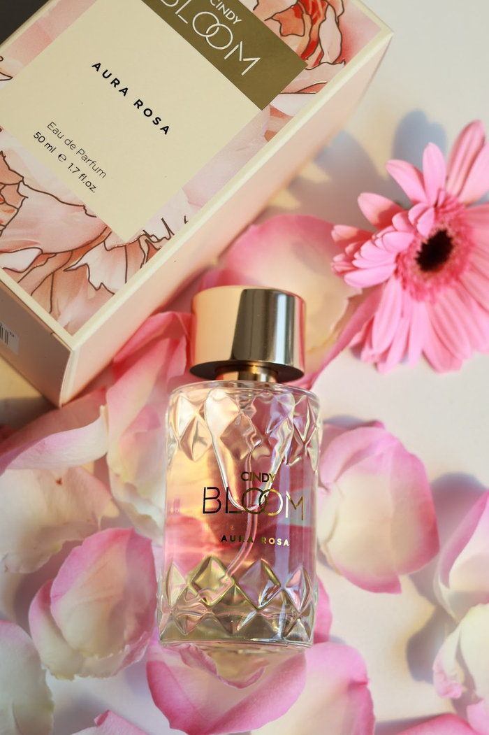 Nước hoa Cindy Bloom là vũ khí giúp Luna Đào tự tin trong buổi hẹn hò