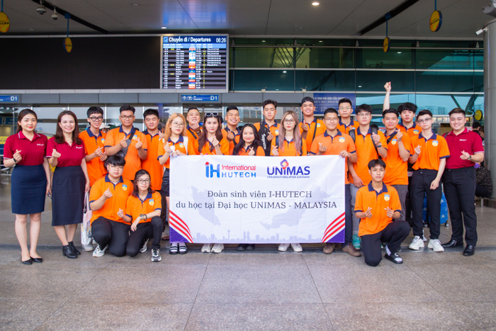 Không chỉ gặp gỡ bạn bè quốc tế tại trường, những bạn trẻ HUTECH còn có nhiều cơ hội xuất ngoại