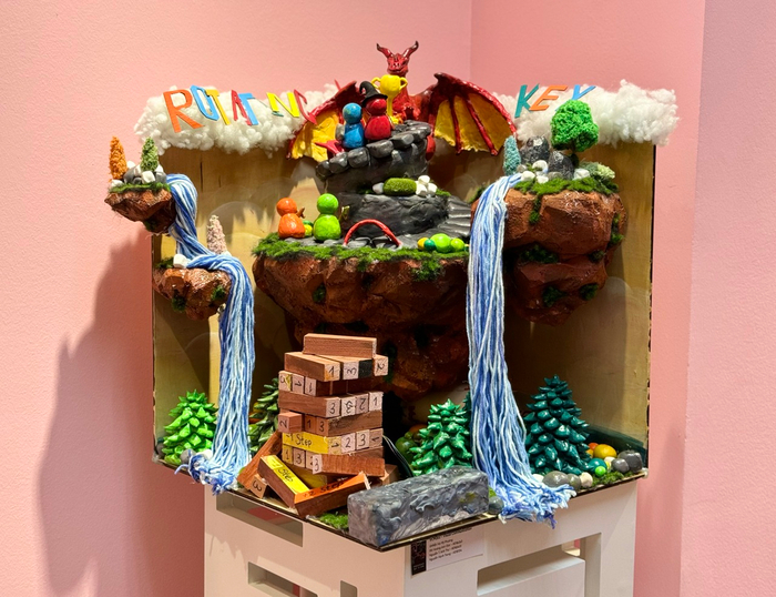 Triển lãm “Freedom of Form' hướng đến chủ đề phá vỡ ranh giới để đạt khả năng sáng tạo vô hạn.