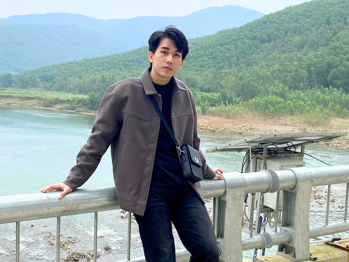 Mai Xuân Thành là một cậu bạn được yêu mến trên mạng bởi giọng hát ấm áp và ngoại hình điển trai.