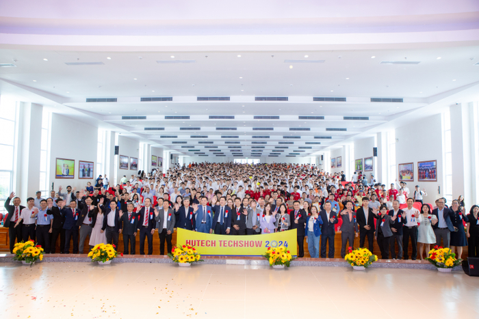 HUTECH TECHSHOW 2024 có sự tham gia của gần 70 doanh nghiệp cùng hàng nghìn sinh viên