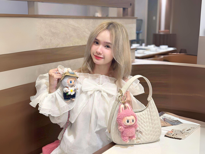 Nữ sinh viên xinh đẹp của Trường ĐH FPT với thu nhập “khủng” từ việc khởi nghiệp.