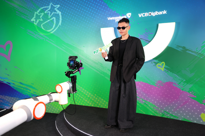 Glambot ghi lại những khoảnh khắc đẹp mắt, tạo ra những thước phim như sao Hollywood, nâng tầm phong cách của người tham gia.