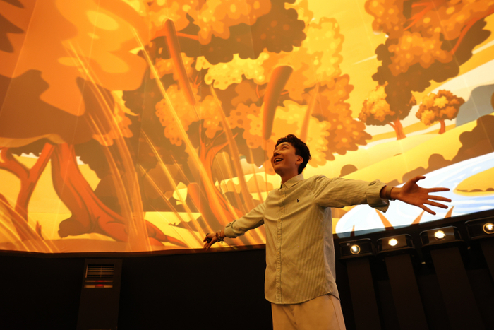 Nơi công nghệ và nghệ thuật hòa quyện tạo nên một thế giới mới lạ và đầy cảm hứng.