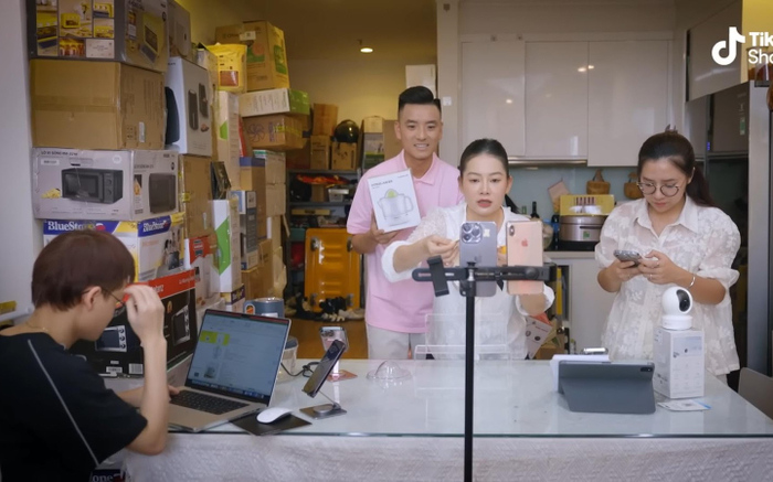 Đằng sau những con số biết nói của các phiên Mega LIVE Ảnh 2