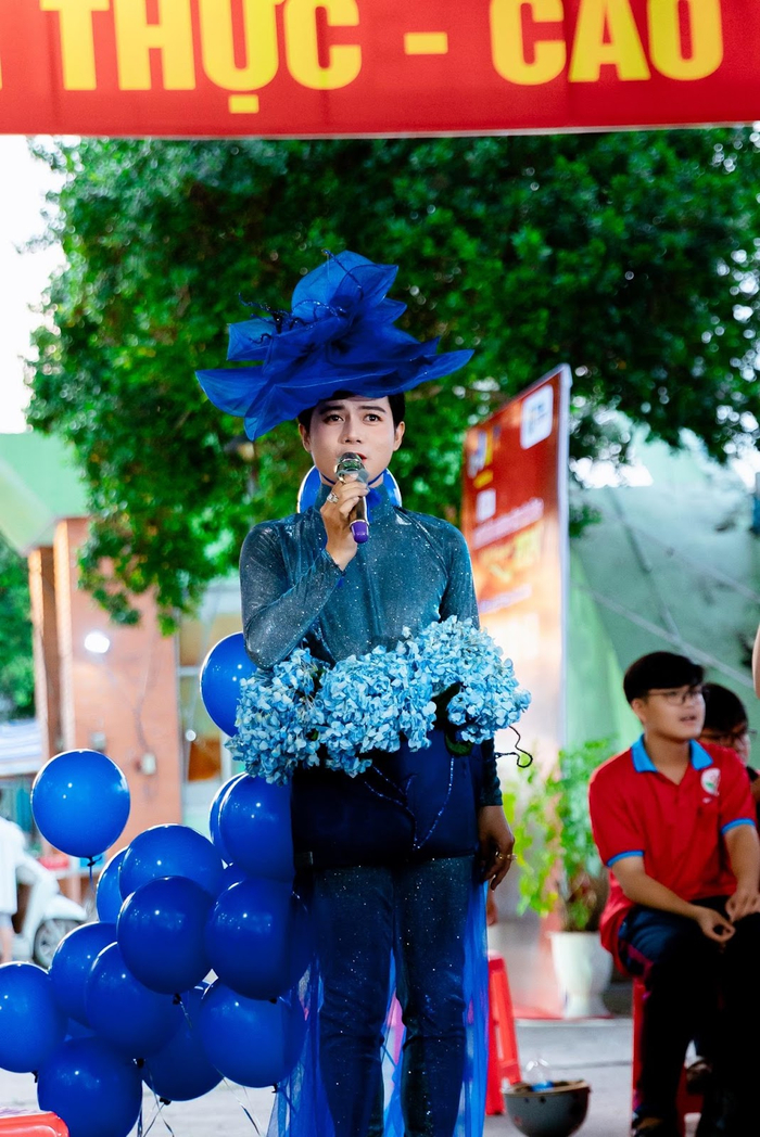 MC Trương Thanh Thái gây chú ý khi đảm nhận vai trò huấn luyện viên trong chương trình Người dẫn chương trình tài năng 2024 cho Huyện Đoàn Củ Chi tổ chức