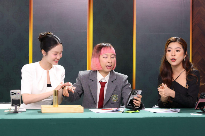 Sản phẩm kem trị nám bừng sáng NMN Kousa trong phiên livestream của Siêu Sao Siêu Sales