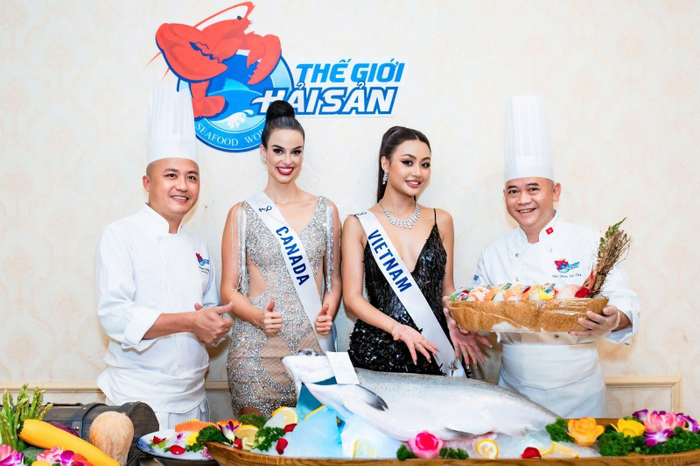 Thực đơn hấp dẫn được các đầu bếp trực tiếp chế biến tại Thế giới Hải Sản