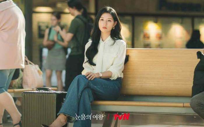 Khám Phá Phong Cách Phối Đồ Thời Thượng Lấy Cảm Hứng Từ Ngôi Sao Nổi Tiếng Ảnh 2