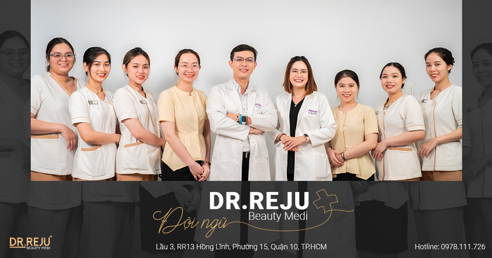 Bs CKI Da liễu Đinh Hồng Cẩm cùng công sự tại DR.REJU Beauty Medi