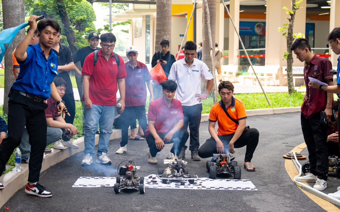 Học thuật, ngoại khóa sôi nổi tại HUTECH, tân sinh viên chỉ có mê Ảnh 2