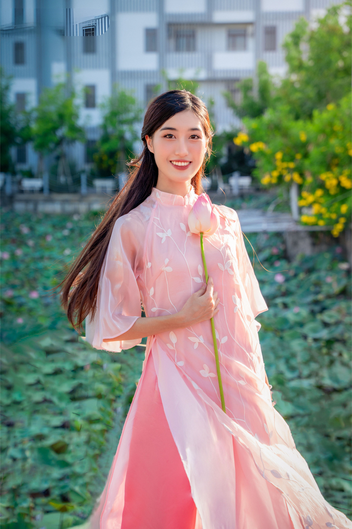 Quỳnh Như là sinh viên K17, chuyên ngành Kinh doanh quốc tế