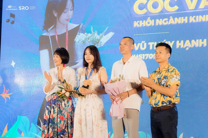 Thuý Hạnh đạt nhiều thành tích trong học tập