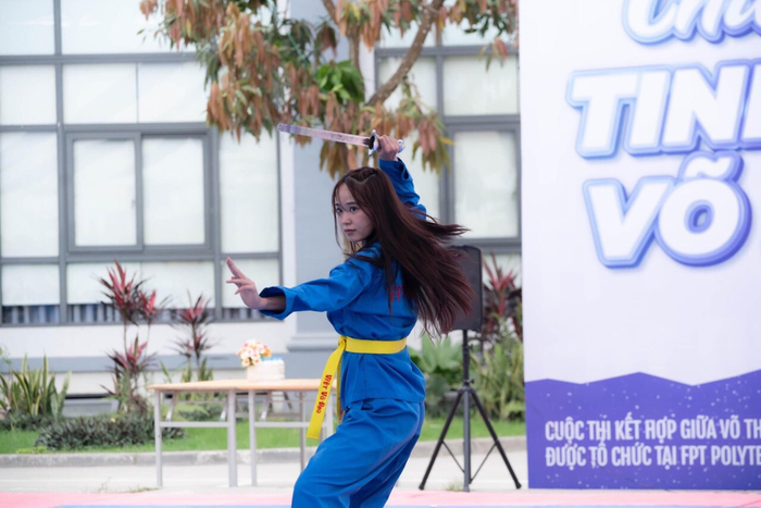 Hạnh nhiều lần tham gia và giành giải trong các cuộc thi Vovinam: Huy chương Bạc nội dung Chiến lược đồng đội – Cóc Vương 2022, Huy chương Đồng nội dung Võ nhạc – Cóc Vương 2023