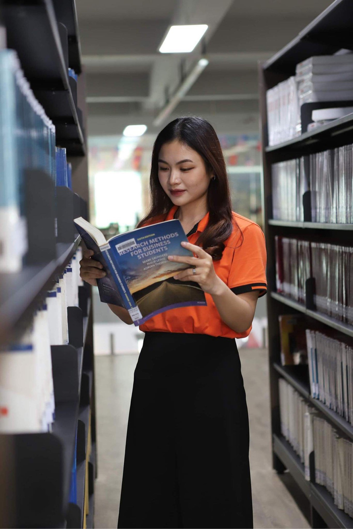 Vy có niềm yêu thích với nghiên cứu khoa học
