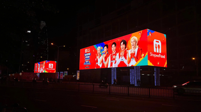 ShopeeFood và dàn đại sứ B.O.F tiên phong “thắp sáng” ga Metro Bến Thành - một trong những tụ điểm cực HOT gần đây của giới trẻ Sài Thành.