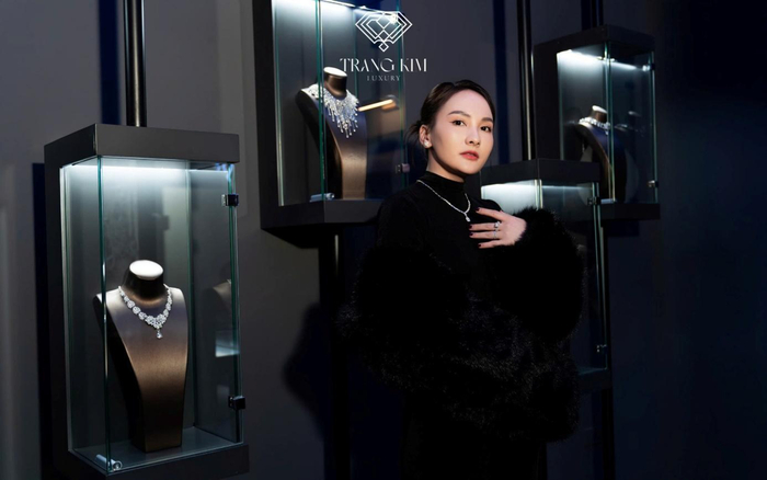 Showroom Hiện Đại Nhất Hiện Nay – Phong Cách Bảo Tàng Kim Cương Của Trang Kim Luxury Ảnh 2